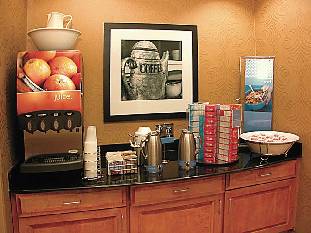 Hampton Inn & Suites Grenada Restaurant photo
